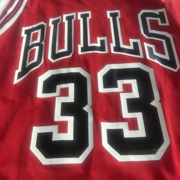 Scottie Pippen #33 Chicago Bulls Red Champion Jersey Vintage Adult Size 44 NBA - Picture 3 of 6